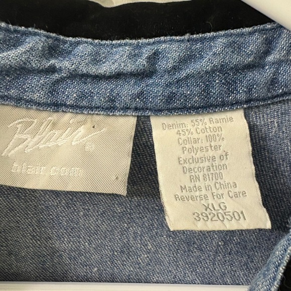 Vintage Blair Denim Shirt Women's XL Christmas Trees Mittens Embroidered - Picture 5 of 7